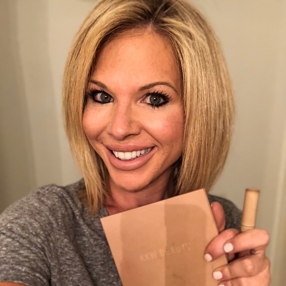 Meet your Posher, Amanda - Picture 1 of 1